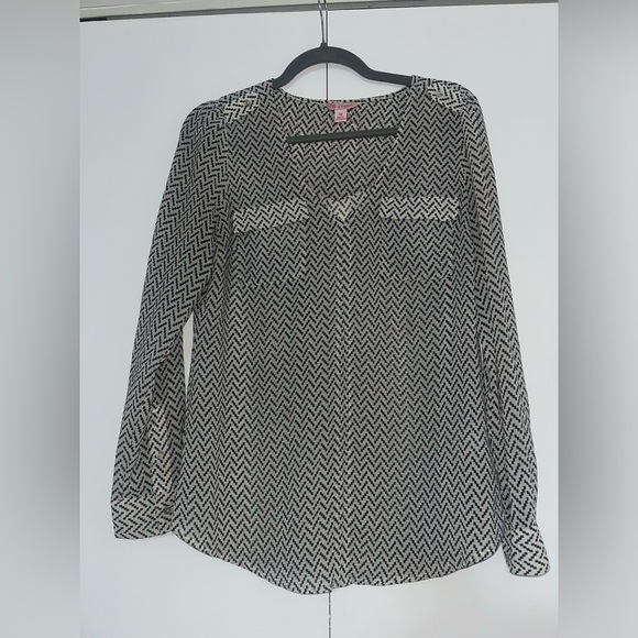 Candie's Chevron Print Sheer Long Sleeve Blouse - Black & White - Junior Medium - Picture 4 of 5